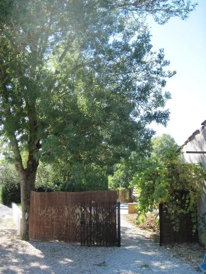 Le Ribet Bed and Breakfast Lempaut 0*,  Frankrike